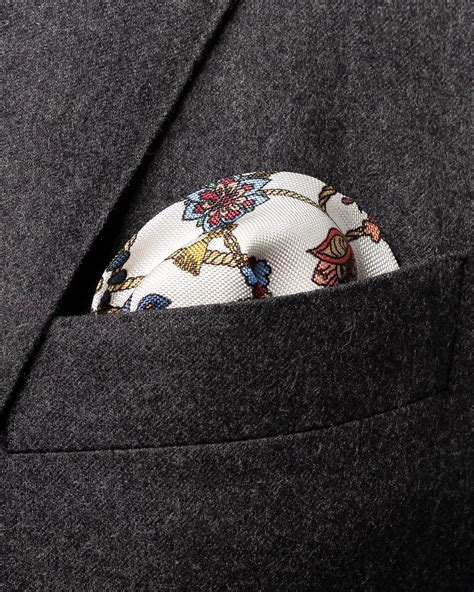 Pocket square in silk with printed chandelier 